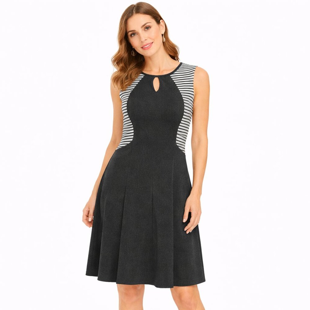 Enfocus Women black & white scoop neck button key hole back no sleeves Size: 16W